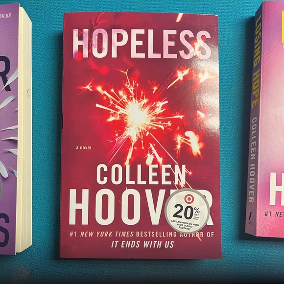 Colleen Hoover 9 Book Bundle - Picture 9 of 10